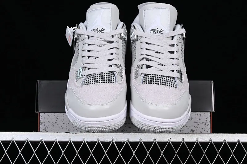 All categories Air Jordan Jordan series basketball shoes Air Jordan 4 cost-effective version Air Jordan 4 Retro "Frozen Moments" AJ4 Joe 4 electroplated silver AQ9129-001